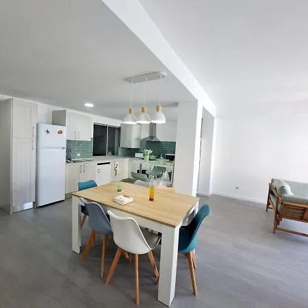 Amplio Piso Con Terraza A 50 M De Playa *