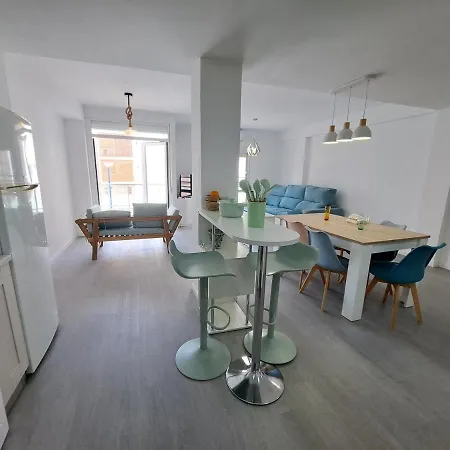 Amplio Piso Con Terraza A 50 M De Playa * Miramar