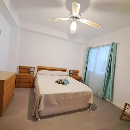 Amplio Piso Con Terraza A 50 M De Playa Lägenhet